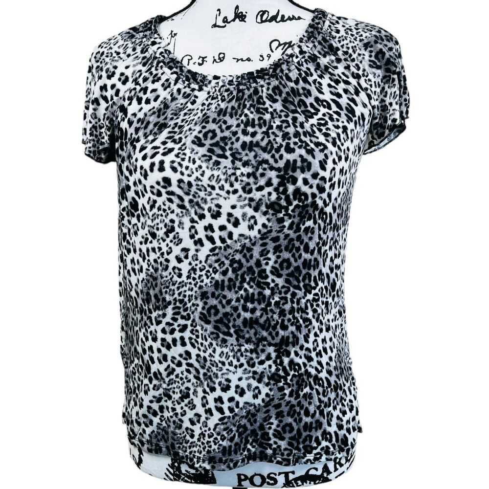 jaclyn smith grey blouse collection  animal top short sleeve top  size  S pin up